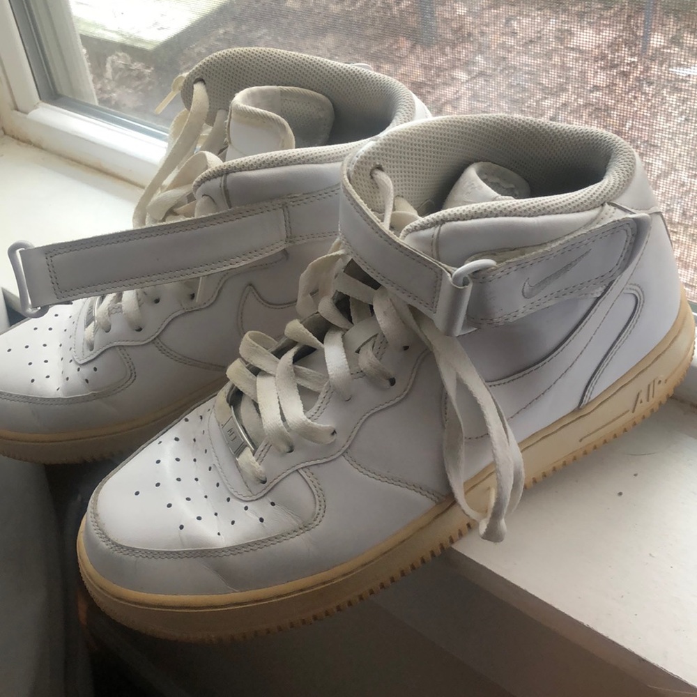 Nike height top Air Force 1 Velcro strap in white